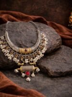 Antique Kundan Pearl Choker Necklace Set - Image 3