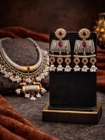 Antique Kundan Pearl Choker Necklace Set - Image 4