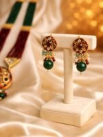 Bridal Kundan Pearl Necklace Set - Image 3