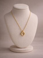 Minimal Gold Heart Pendant Necklace - Image 3