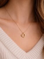 Minimal Gold Heart Pendant Necklace - Image 2