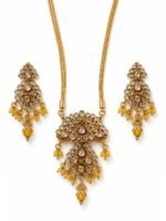 Golden Kundan Pendant Necklace Set - Image 4