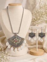 Boho Kundan Cowrie Pendant Necklace Set