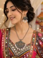 Boho Kundan Cowrie Pendant Necklace Set - Image 2